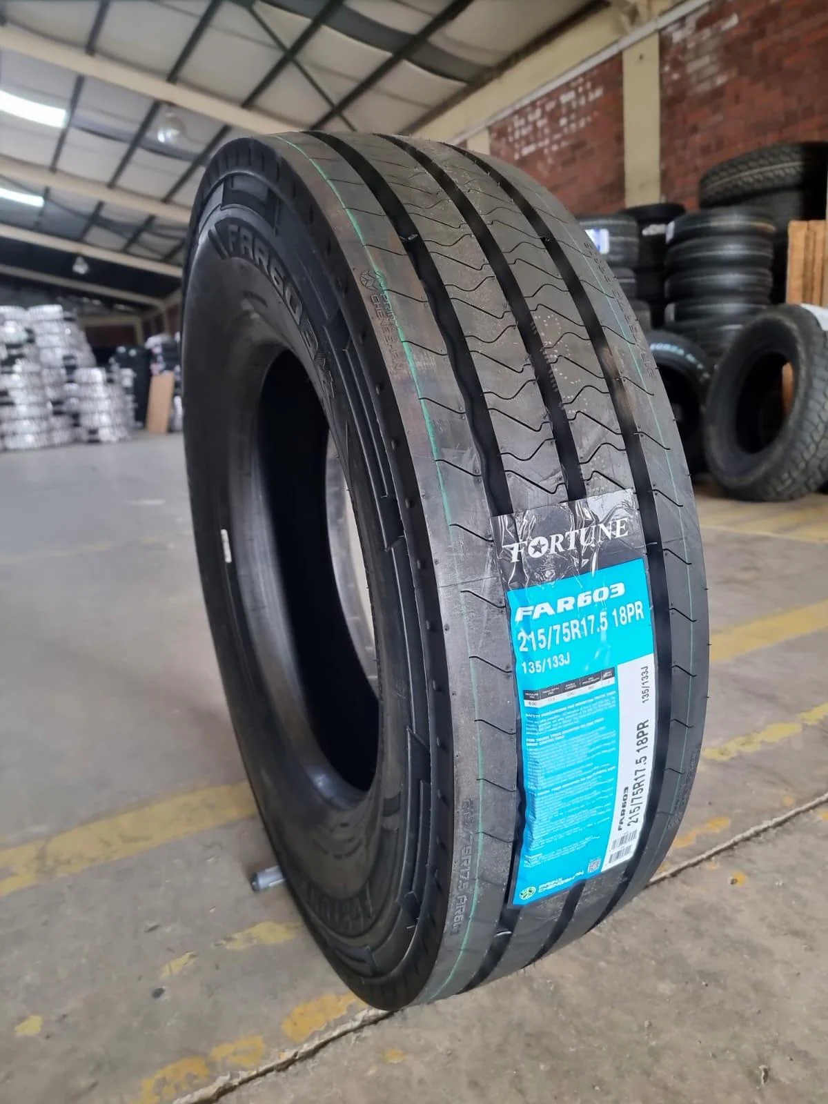 LLANTA FORTUNE "FAR603" DELANTERO 235/75 R17.5 18PR TCF